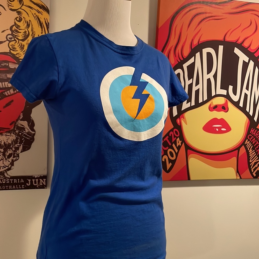 ⭐️ Pearl Jam 2013 Lightning Bolt Tour - hard-to-find concert t-shirt in blue